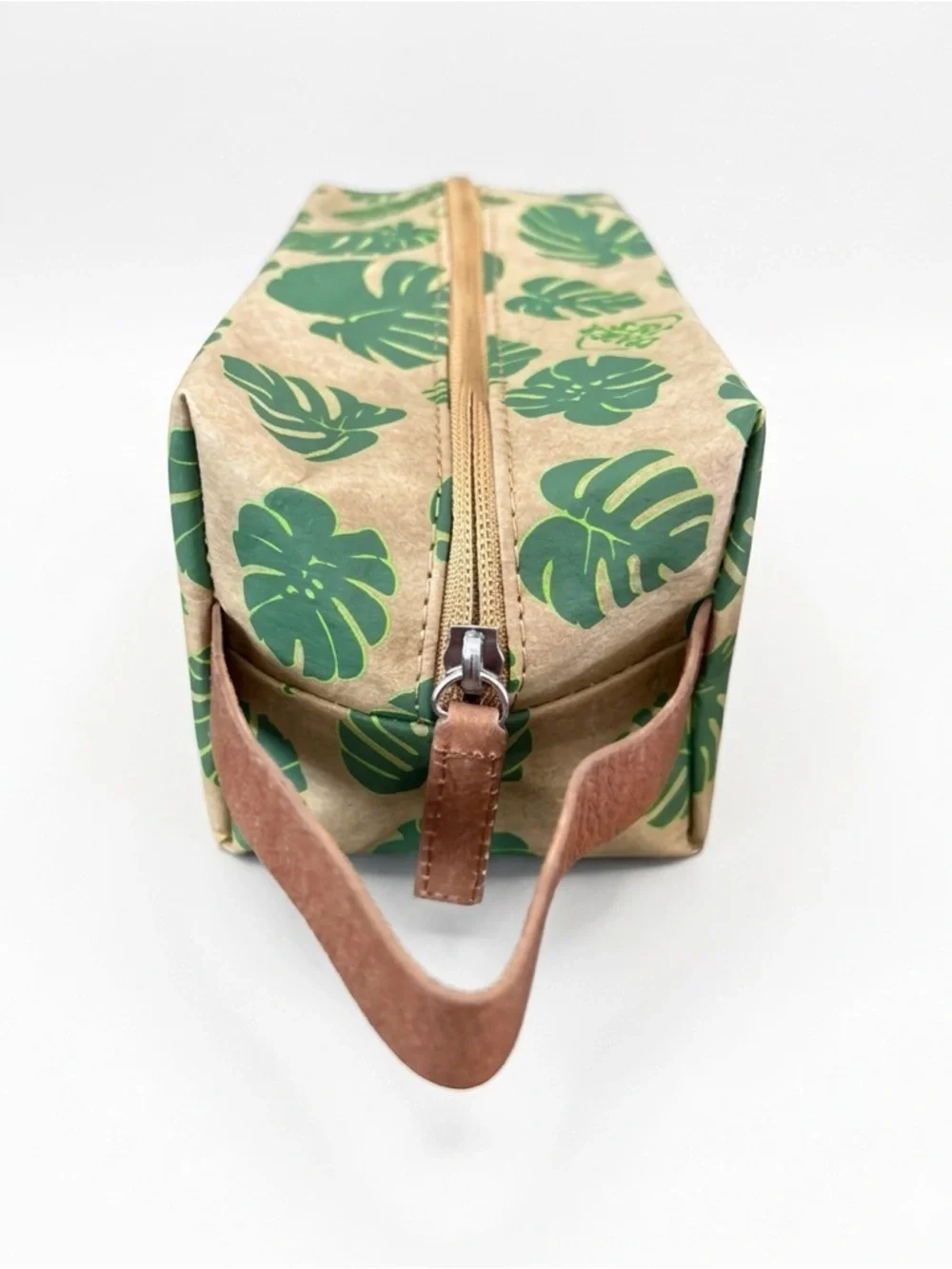Trader Joe's Monstera Leaf Pouch Dopp Kit Toiletry Bag
